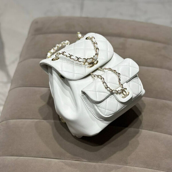 Рюкзак Chanel женский кожа белый 149777-3