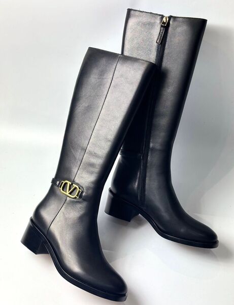 Сапоги Valentino женский кожа swift черный 128262