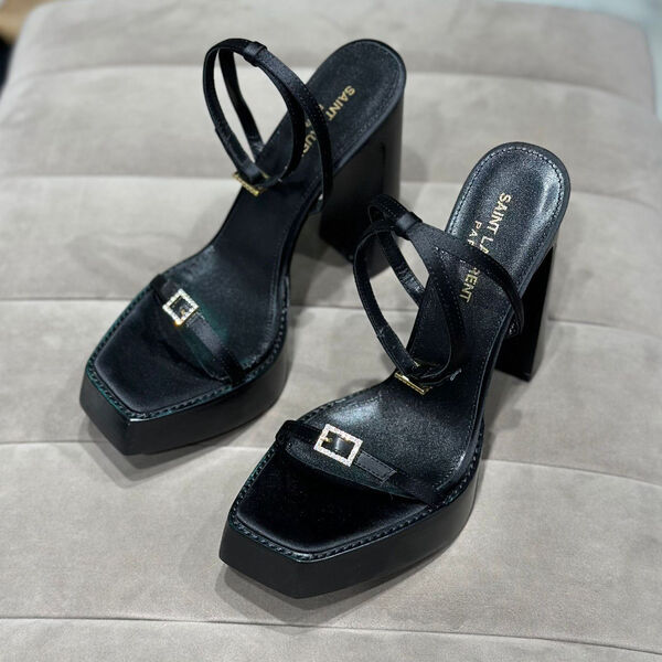 Босоножки Saint Laurent женский кожа черный 116261-3