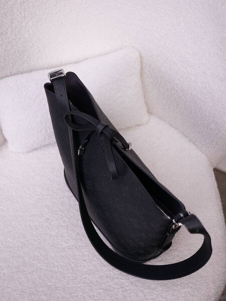Сумка Louis Vuitton женский кожа черный 172287-3
