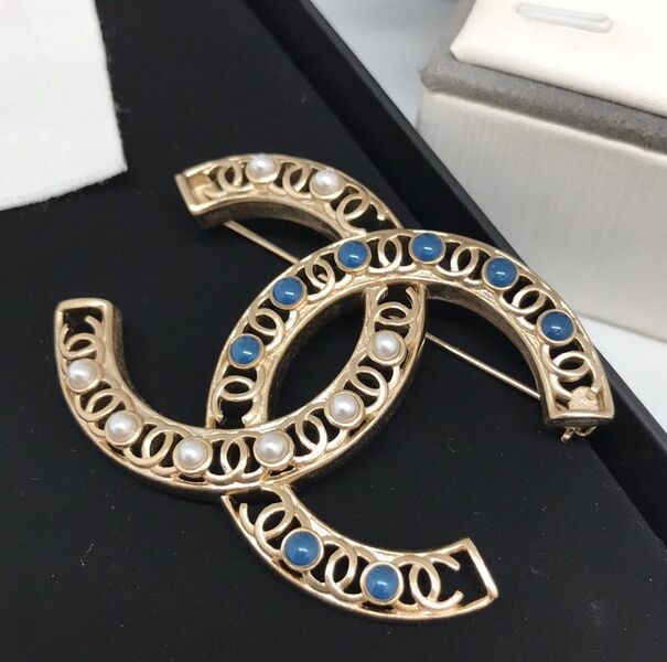 Брошь Chanel 10420