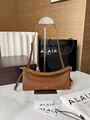 Сумка Alaïa женский кожа коричневый k0421731-1-1