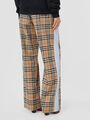 Брюки Burberry женский бежевый 108921-1