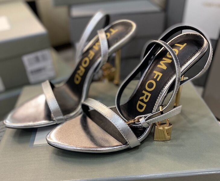Босоножки Tom Ford женский кожа swift серый 119303