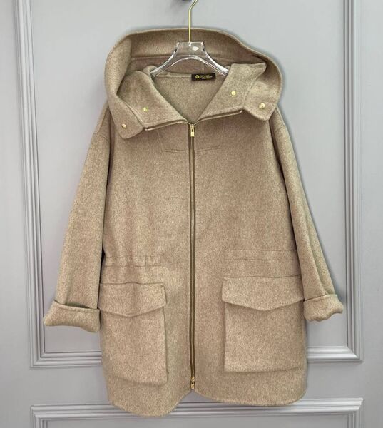 Пальто Loro Piana женский бежевый 164816