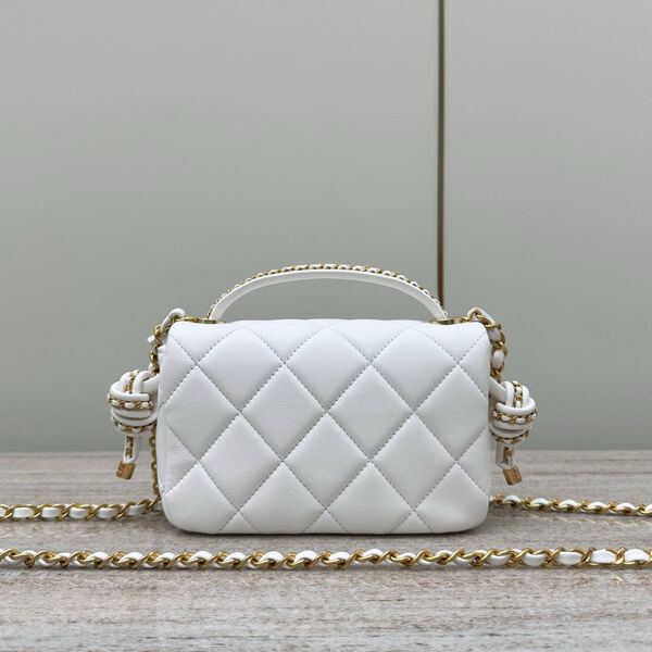 Сумка Chanel женский кожа белый 181621-4