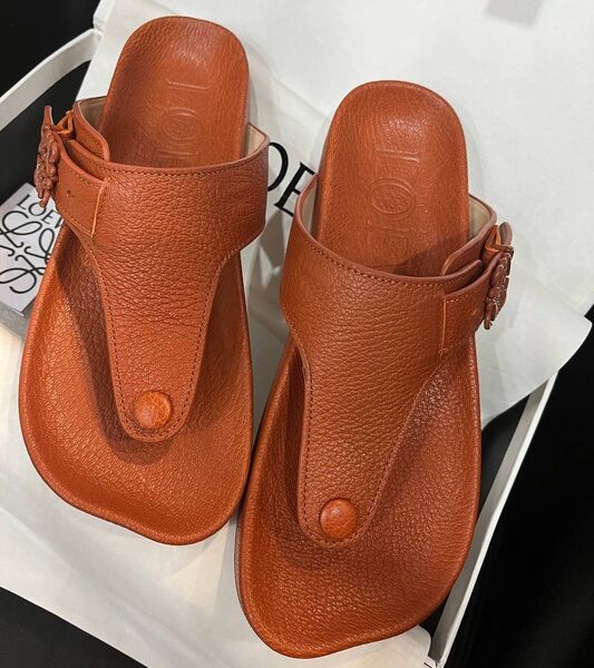 Шлепки Loewe женский кожа бежевый 154952