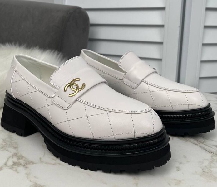 Лоферы Chanel женский кожа белый 123857