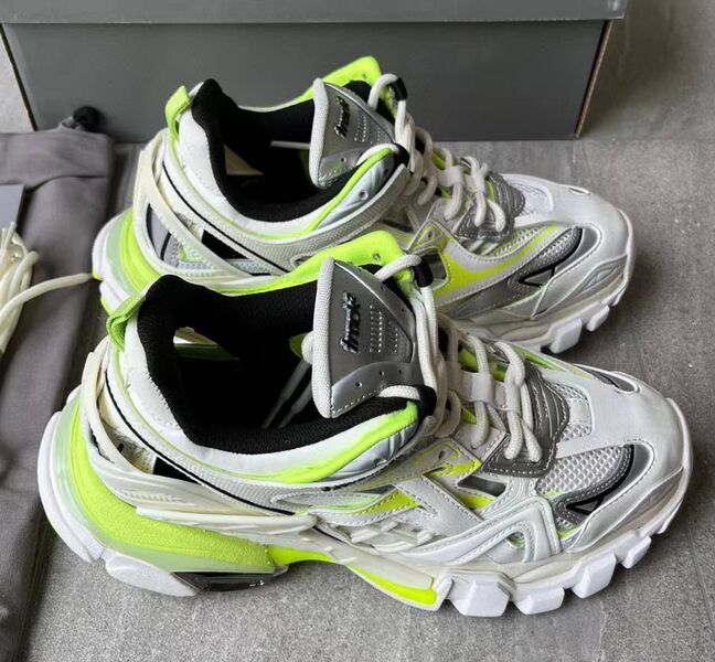 Кроссовки Balenciaga женский кожа болотный 137411