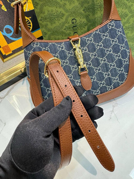 Сумка Gucci женский кожа черный 137907-9