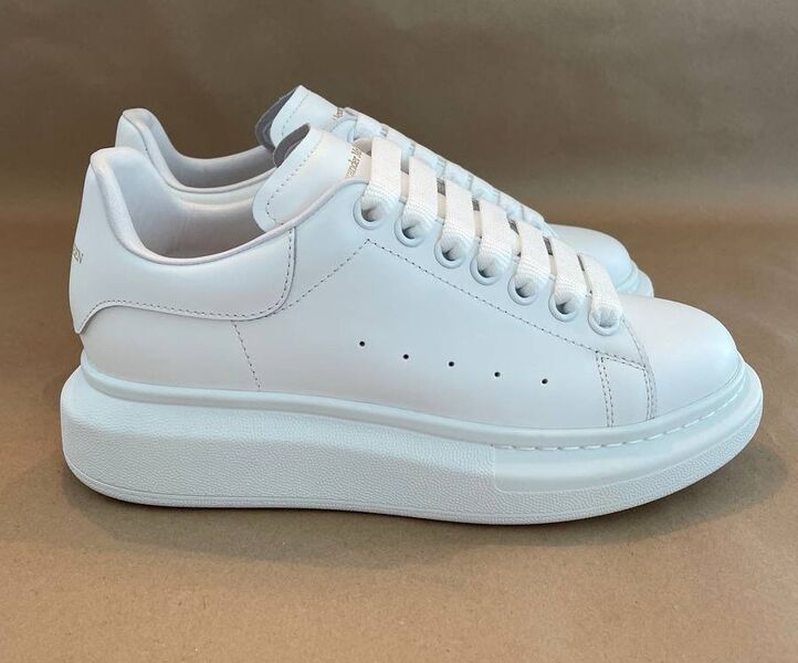Кеды Alexander McQueen женский кожа страуса белый 149796