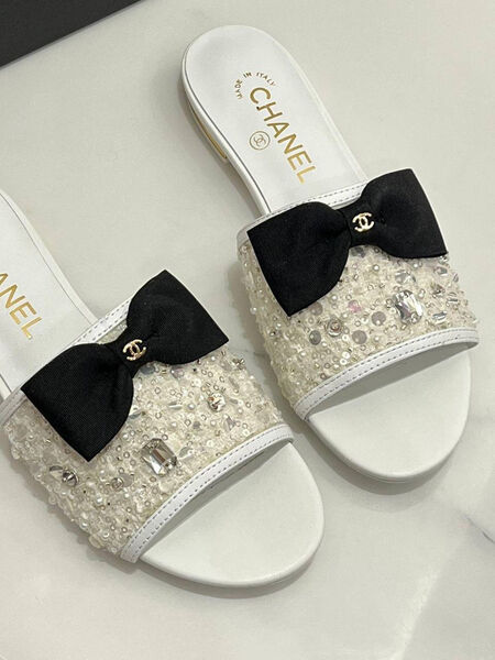 Шлепки Chanel женский текстиль белый 180824-4