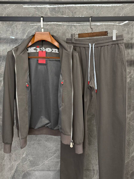 Мужской костюм Kiton мужской графитовый 201562-3