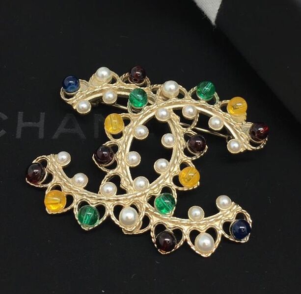 Брошь Chanel 10416