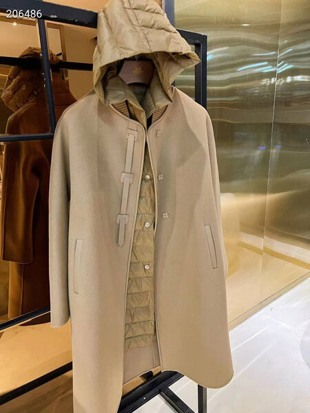 Пальто с жилетом Hermès женский бежевый 123694-3