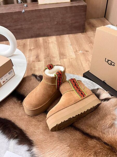 Женские Ugg женский замша бежевый r4572804-1-3