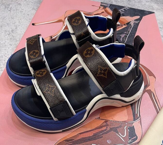 Сандалии Louis Vuitton женский канва monogram 111778
