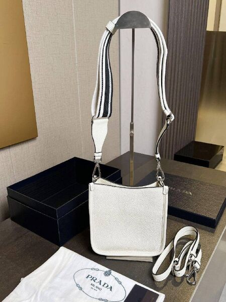 Сумка Prada женский кожа белый i8522436-1-7