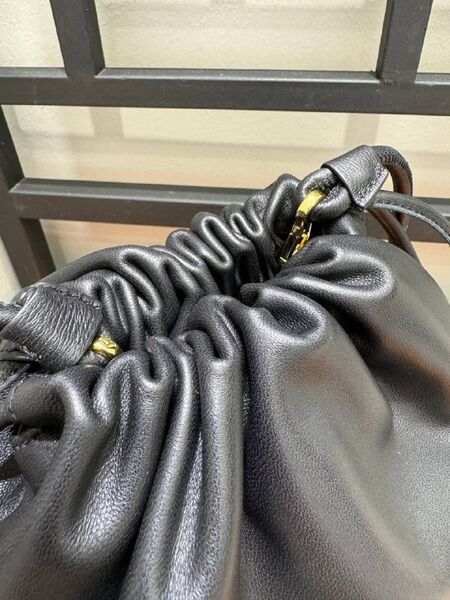 Женская сумка Loewe Flamenco Purse женский кожа черный 159478-7