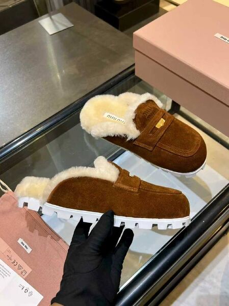 Женские меховые тапочки Miu Miu женский замша t4111605-1