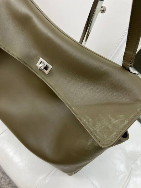 Сумка Balenciaga Rodeo женский кожа болотный 152937-5