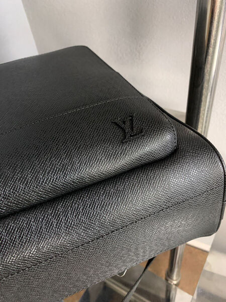 Мужской рюкзак Louis Vuitton мужской кожа черный 121191-6