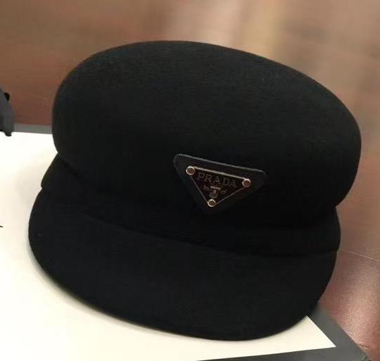 Кепка Prada женский 25977