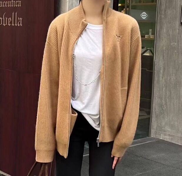 Кофта Prada женский вязаная ткань бежевый 133077