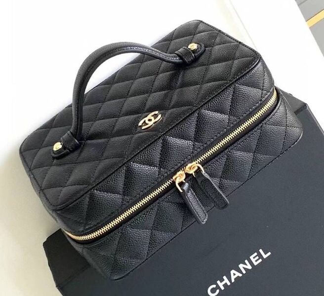 Косметичка Chanel женский кожа черный 156327