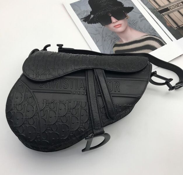 Сумка Dior Saddle женский кожа черный 74400