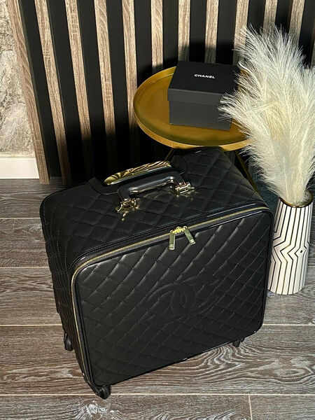 Чемодан Chanel женский кожа черный 135749-9