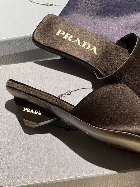Шлепки Prada женский замша черный 154819-2
