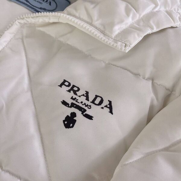 Пуховик Prada женский белый 63228-4