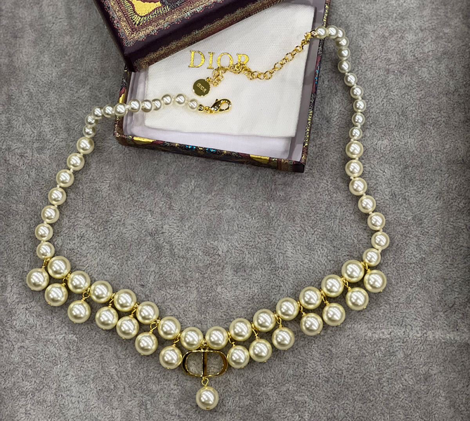 Колье Christian Dior молочный 26317