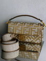 Сумка Fendi Baguette женский текстиль бежевый 142095-7