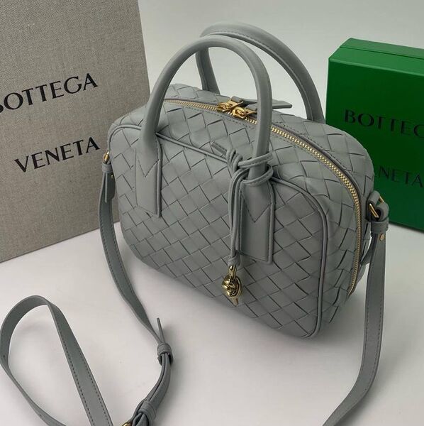Сумка Bottega Veneta женский кожа графитовый 141398