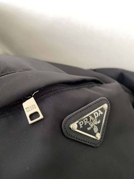 Пуховик Prada женский черный 95995-8