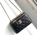 Сумка Chanel женский кожа черный 138490-1