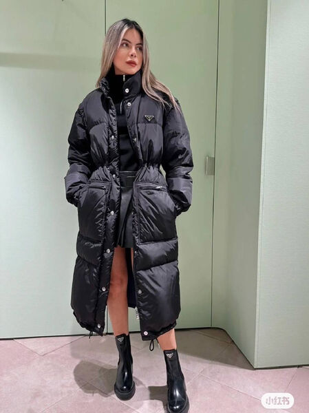Пуховик Prada женский черный 129215-9