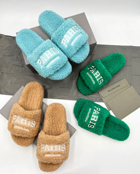 Тапочки Balenciaga женский натуральный мех бежевый 78069-4