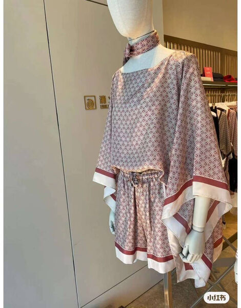 Костюм Brunello Cucinelli женский бордовый 157353-2