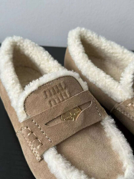 Лоферы Miu Miu женский замша бежевый 159829-5