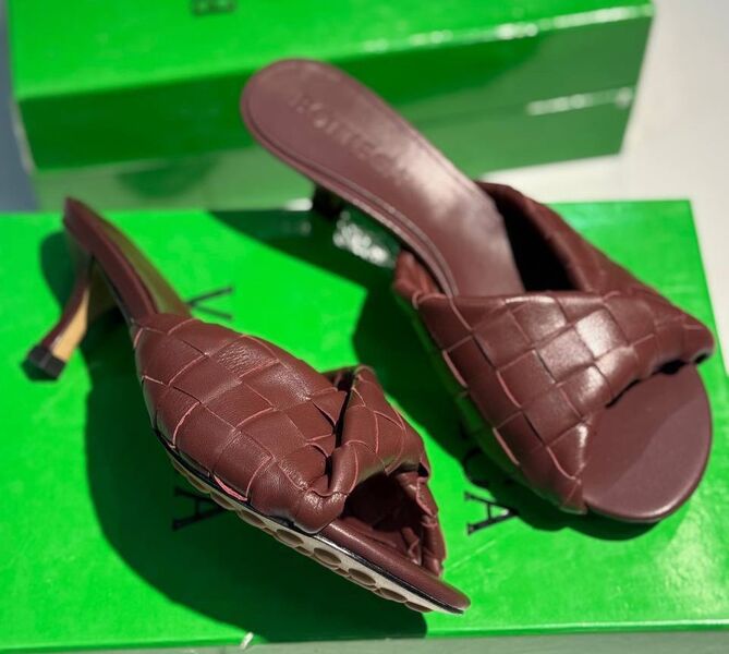 Шлепки Bottega Veneta женский кожа 189606