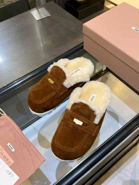 Женские меховые тапочки Miu Miu женский замша t4111605-1-6