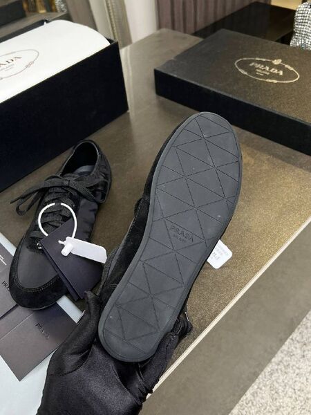 Женские кроссовки Prada Wmns Collapse Re-Nylon And Suede Sneaker женский кожа черный x9301527-1-6