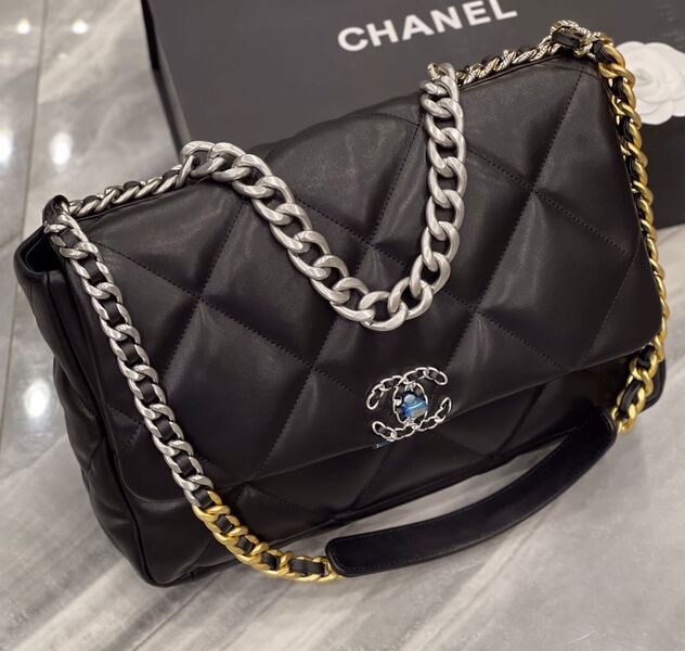 Сумка Chanel 19 женский кожа черный 73370