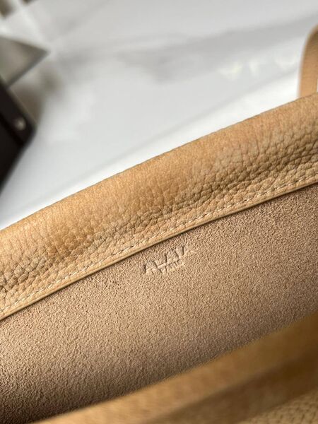Сумка Alaïa женский кожа бежевый t2513450-1-8