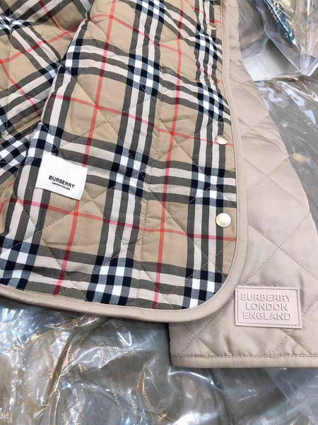 Куртка Burberry женский бежевый 37766-7