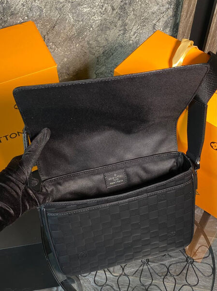 Мужская сумка мессенджер Louis Vuitton мужской кожа черный 129945-3