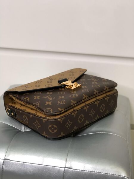 Сумка Louis Vuitton Pochette Metis женский канва 76851-4